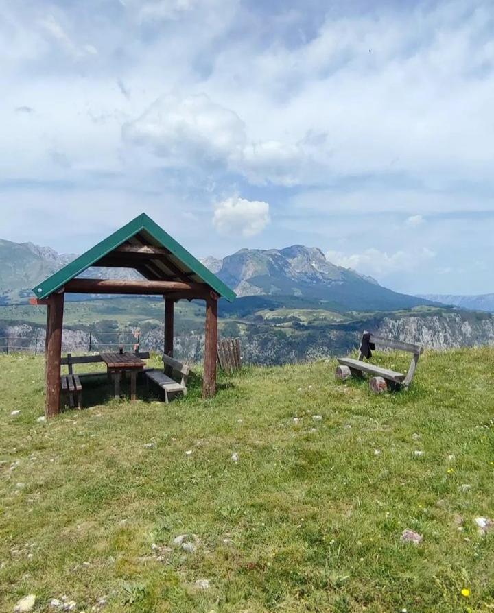 Peaceful Apartment Плужине Экстерьер фото